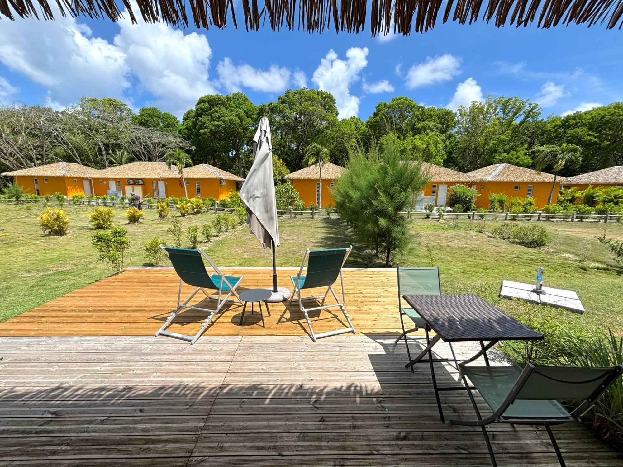 Bungalow La Kawannaise - Piscine, Terrasse, Plage Grand-Bourg  Экстерьер фото